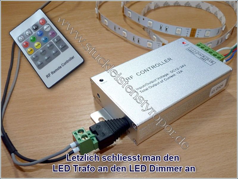 Csatlakoztassa a LED trafót a LED kontroller dimmerre