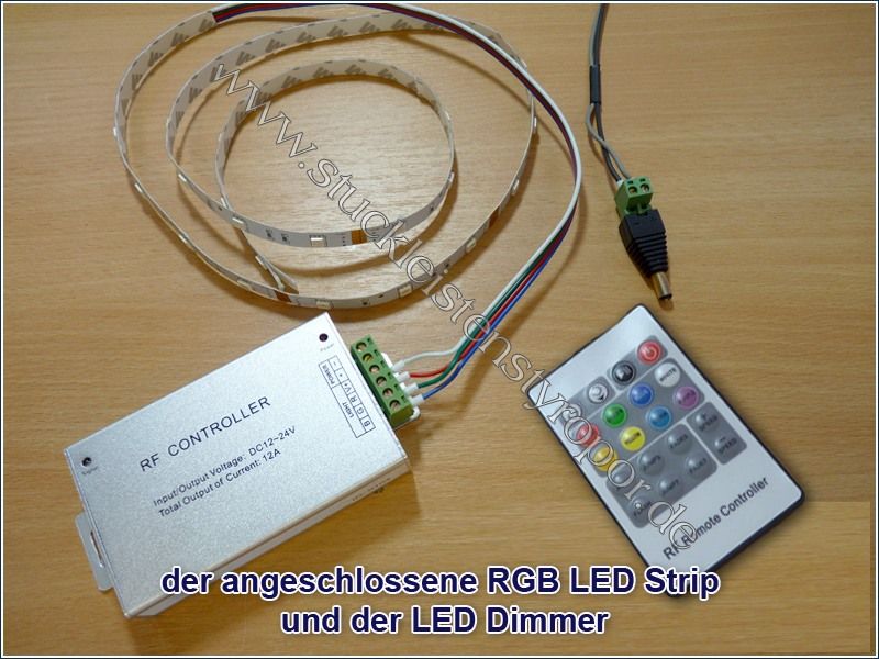 Az RGB LED szalag rá van kötve az RGB LED kontrollerre.