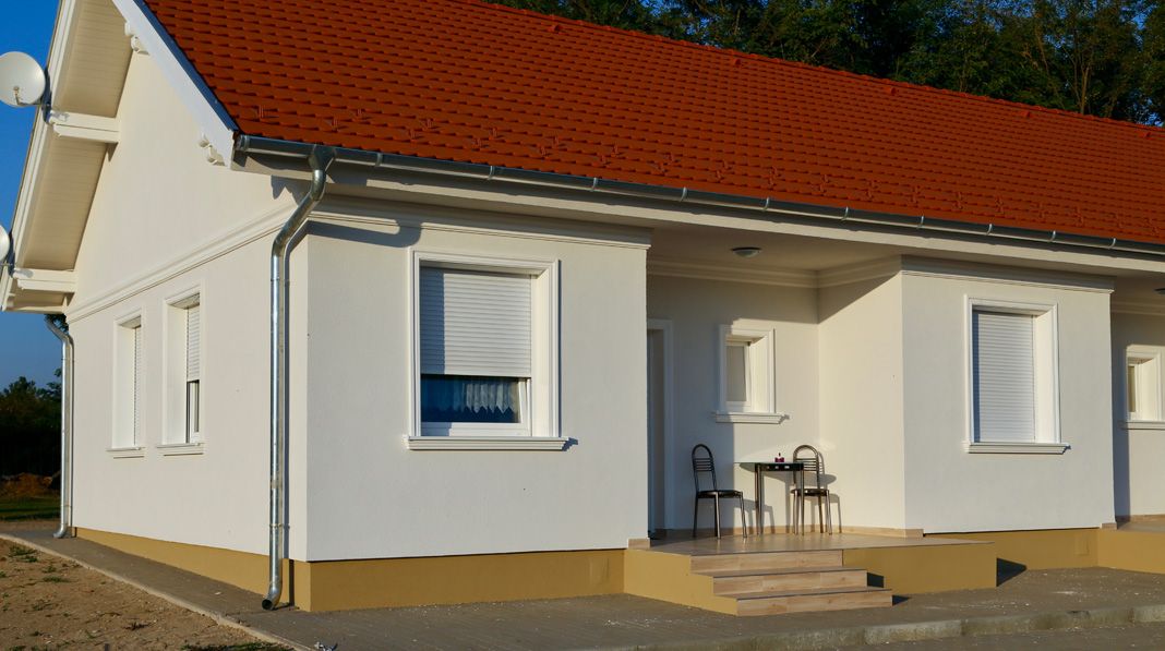 Ajtó- és ablakkeretezés a Miskolc 102 ütésálló homlokzati profillal
